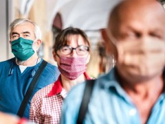 АНУ-д хоёр тунгаа хийлгэсэн иргэдэд ч амны хаалт зүүх шаардлагыг тавьж эхэллээ 