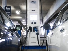 Японы автомашин үйлдвэрлэгчид цахилгаан автомашины үйлдвэрлэлээ нэмэгдүүлж байна