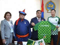 “Төв буганууд” клуб Төв аймгийн удирдлагуудад хүндэтгэл үзүүлэв