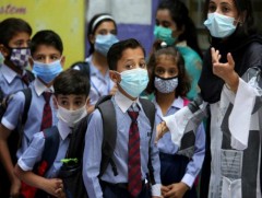 Шинэ Дели хотын сургуулиуд танхимаар хичээллэж эхэллээ 