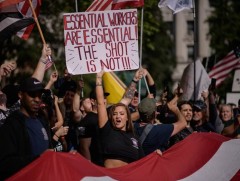 Жо Байдений “вакцины мандат” ажил олгогчдын эсэргүүцэлтэй тулгарч байна