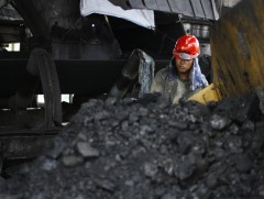 Индонез нүүрс экспортын хоригоо сулруулж, 37 хөлөг онгоц нүүрс гаргахыг зөвшөөрлөө