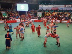 Сар шинийн барилдааныг үзэгчдийн анхааралд!