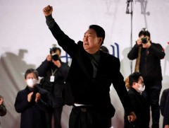 БНСУ-ын Ерөнхийлөгчөөр сөрөг хүчнээс нэр дэвшигч Юн Сок Ёол сонгогдлоо