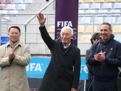 Дэлхийн хөлбөмбөгийн алдартнууд Монголд хүрэлцэн ирлээ