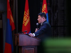 Сүхбаатар аймагт дулаан, цахилгааны эх үүсвэр нэмж, Баруун-Урт-Сүхбаатар сум чиглэлд хатуу хучилтт..
