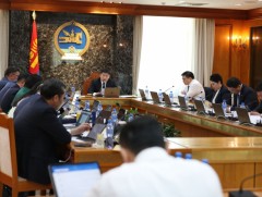 ЗГ: Төр, захиргааны зарим байгууллагыг Хөшигийн хөндий рүү нүүлгэнэ