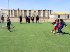 Дарви сумын сургууль хөлбөмбөгийн талбайтай боллоо