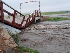 ӨВӨРХАНГАЙ: Аялал жуулчлалын бүс нутгаар хүчтэй аадар бороо орж, үерийн аюултай нөхцөл үүссэн байна