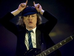 Би хөгжимд дуртай: “AC/DC” хард рок хамтлагийг үүсгэн байгуулагч, гоцлол гитарчин, ая зохиогч Ангу..