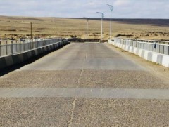 Хөвсгөл, Орхон аймгийн чиглэлд зорчих иргэд Ширээ нурууны гүүрээр зорчино