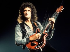 Би хөгжимд дуртай: “Queen” хамтлагийн гитарчин Брайн Мэй