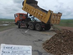 Улаанбаатар-Арвайхээр чиглэлийн авто замын эвдрэлийг сэргээн засварлах ажил хийгдэж байна