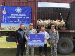 Дундговь аймгийн иргэд НОК-т 100 хонь хандивлав