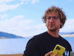 Цахим орчинд 72 сая дагагчидтай алдарт илбэчин, контент бүтээгч, хөрөнгө оруулагч Завхан аймагт зо..
