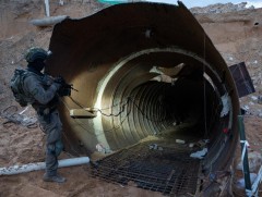Израилын зэвсэгт хүчин газын зурвасын хилийн дагуу хонгилын том систем илрүүлжээ