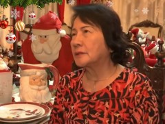 Санта Клаус цуглуулагч Филиппин эмэгтэй