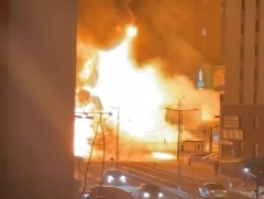 ШУУРХАЙ МЭДЭЭ: Газ тээвэрлэж явсан автомашин дэлбэрч, гал гарчээ