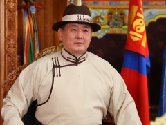 Монгол Улсын Ерөнхийлөгч У.Хүрэлсүхийн XVII жарны “Хилэнт эх” хэмээх Модон луу жилийн сар шинийн м..