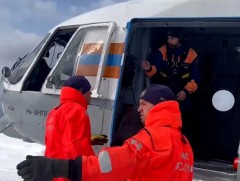 Сахалин арлын эргээс тасарч мөсөнд боогдсон 75 хүнийг аварчээ
