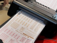 Элсэлтийн шалгалт дуусмагц шалгагч машинаар уншуулж анхны оноог шууд мэдээлнэ