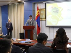 Улсын төсвийн хөрөнгө оруулалтаар он дамжин баригдаж буй барилга байгууламжуудын асуудлаар хэлэлцү..