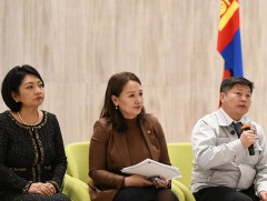Хүннү хотын тээвэр логистикийн талаарх мэргэжлийн холбоод, компаниудын саналыг сонсож, ажлын хэсэг..