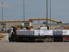 Газын зурваст гурван сарын дараа хүмүүнлэгийн тусламж нэвтрүүлэв