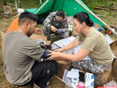 Түймрийн голомтод ажиллаж байгаа алба хаагчдад эрүүл мэндийн үйлчилгээ үзүүлж байна