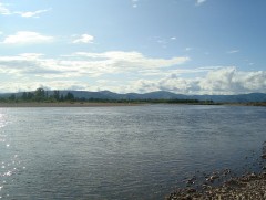 Үер усны аюулаас сэрэмжтэй байхыг анхааруулж байна 