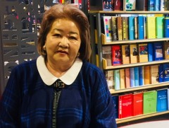 10 дугаар сарын 1-ний өдөр МҮОНТ-ийн ахмад уран бүтээлчид 