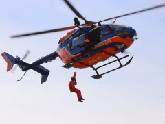 Агаараас эрэн хайх, аврах 111 дүгээр ангийн тусгай баг ГССҮТ-тэй хамтарч, иргэдэд яаралтай тусламж..