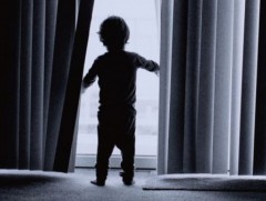 Хичээллэхгүй үед бага насны хүүхдийг харгалзах хүнгүй үлдээх нь өндөр эрсдэл дагуулдаг 