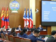 УИХ хурал дахь Ардчилсан намын бүлэг хуралдаж байна