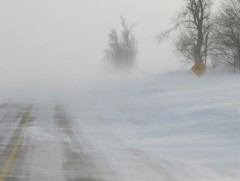 СЭРЭМЖЛҮҮЛЭГ:  Төв, Хэнтий, Дорнод аймгийн ихэнх сумдын нутгаар цасан шуурганы аюултай үзэгдэл ажи..