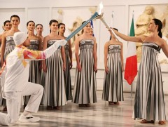 “Милан Кортина 2026” өвлийн олимпын наадмын галт бамбарыг асаалаа