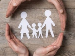 Анх удаа гэрлэх гэж байгаа хүмүүс гэр бүл болохоосоо өмнө сургалтад хамрагдах хуулийг хэлэлцэж байна