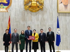 Нийслэлийн шилдэг менежменттэй ментор сургууль, цэцэрлэгт индексийн урамшуулал олголоо