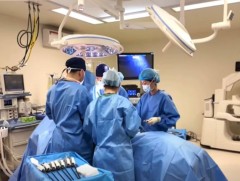 Хавдар судлалын үндэсний төв робот мэс заслыг нутагшуулж байна 