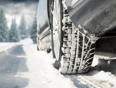 Өвлийн дугуй нь халтиргаатай замд автомашины зогсох чадварыг 30-40 хувиар нэмэгдүүлдэг