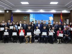 15 багш гэр бүлд орон сууцны урьдчилгаа төлбөрийн дэмжлэг үзүүлжээ