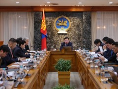 ЗГ: Хяналтын болон бүтээмжийн менежерүүд, сайд нарын зөвлөхүүдийг цомхотгож, дэд сайд нарыг томиллоо