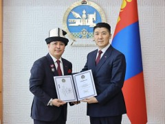 Бүгд Найрамдах Киргиз Улсын Элчин сайдыг “Найрамдал” медалиар шагналаа