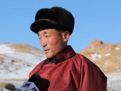 Цэцэг сумын Баянгол багийн малчин Б.Ганболд мал маллаад 20 гаруй жил болж байна