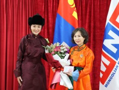 МҮОНРТ-д шагналын хур буулаа