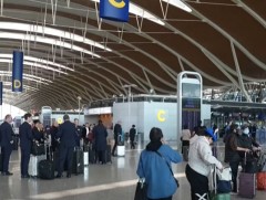 Их Британи дэлхийн 85 улсаас хүлээн авах аялагчдаас цахим зөвшөөрөл шаардаж эхэллээ 