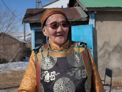 Монгол Улсын нийт хүн амын 0,07 хувь нь 90-ээс дээш настай эмэгтэй байна