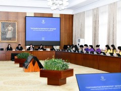 “Парламентын боловсрол” хөтөлбөрт оролцогчдын санал солилцох уулзалт, хэлэлцүүлэг боллоо