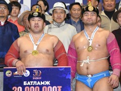 Д. Хүдэрбулга заан цолныхоо хүндэтгэлд түрүүллээ