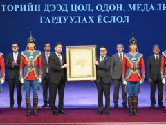 Монгол Улсын Ерөнхийлөгч АШУҮИС-ийн эрдэмтэн багш, ажилтнуудтай уулзлаа